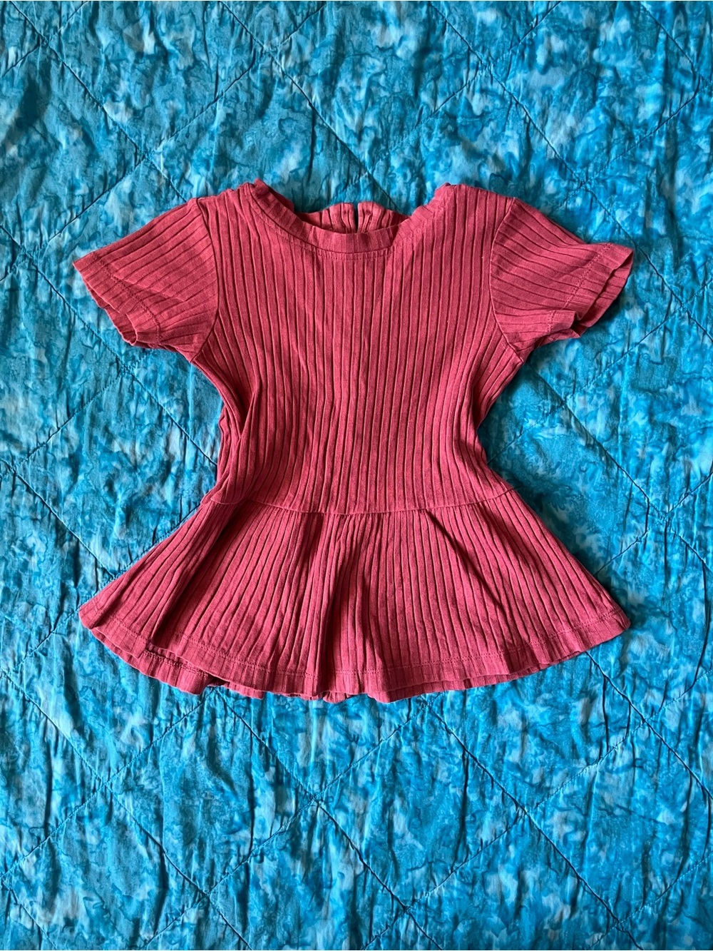 kate quinn Ribbed Peplum Short Sleeve Top - wild ginger, 3t